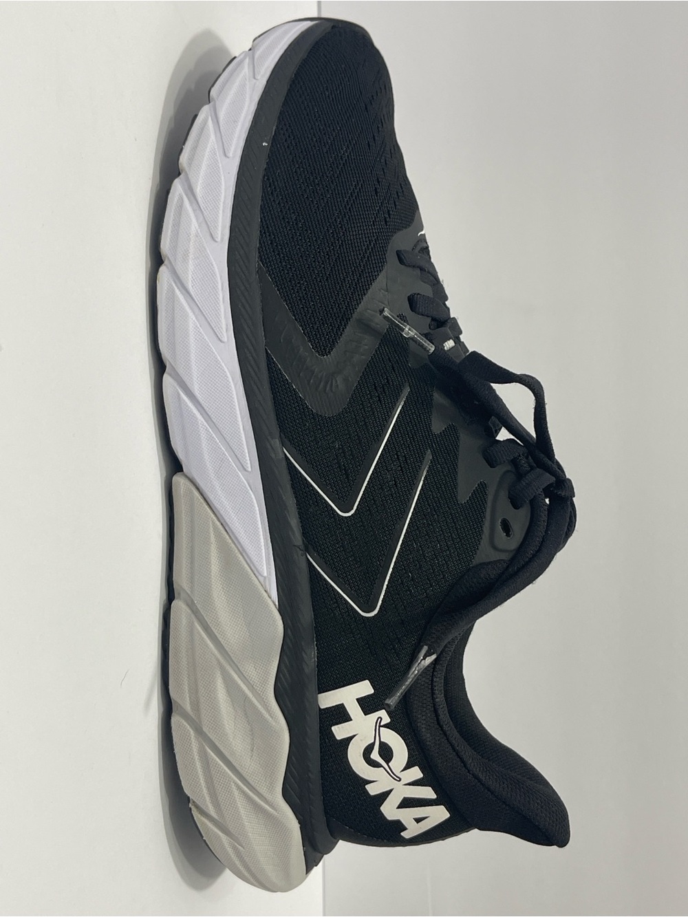 Hoka One One Women’s Black with White Sole Arahi 5 Stability Running Shoes Size8 - Picture 4 of 9